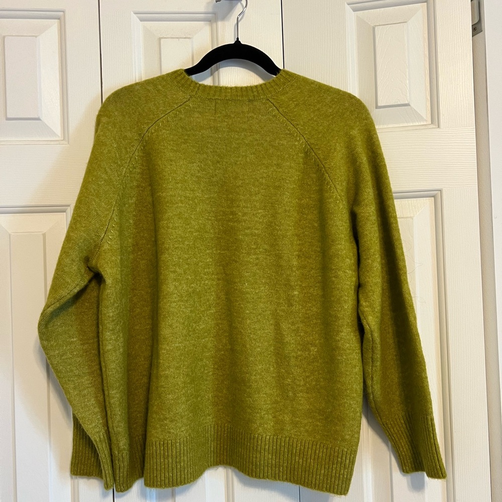 Old Navy Men's Crewneck Sweater in Olive - Picture 2 of 4